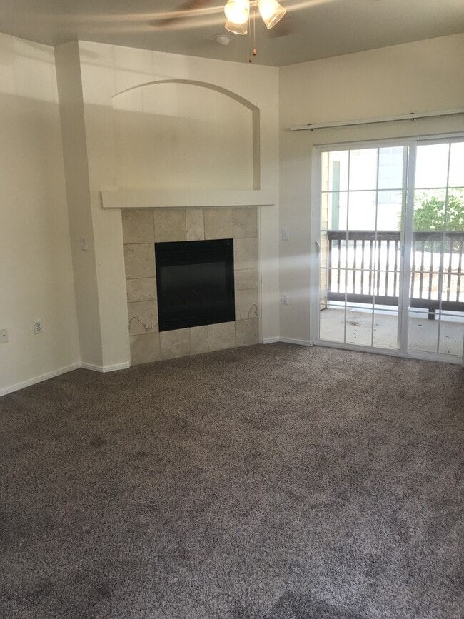 Building Photo - Beautiful 3 Bed, 2 Bath Condo in NW Fort Collins!