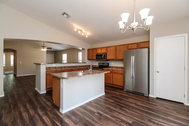 Building Photo - 32647 N Cherry Creek Rd