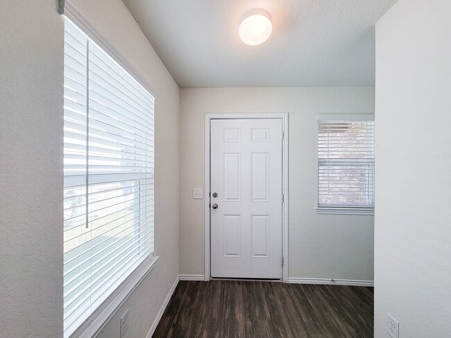 Building Photo - 5627 Savanna Pasture Rd