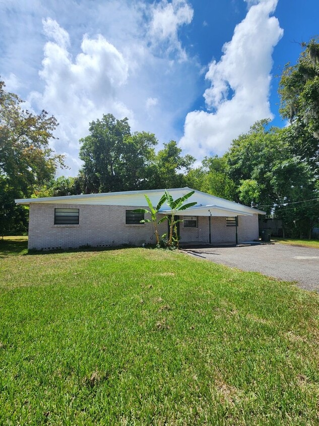 4 Bedroom Single Family Home - 4 Bedroom Single Family Home