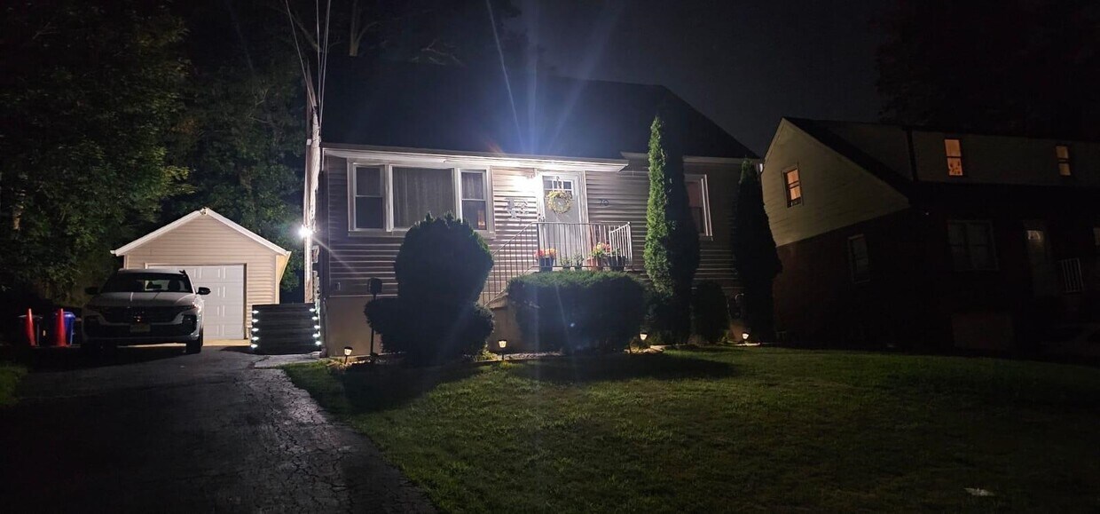 Foto principal - 70 Lower Notch Rd