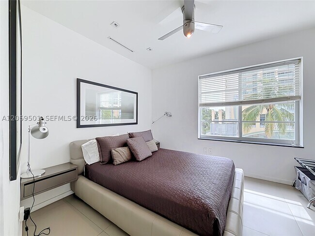 Building Photo - 1460 Ocean 404
