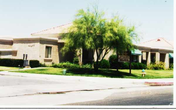 Foto del edificio - 42990 Park Pl