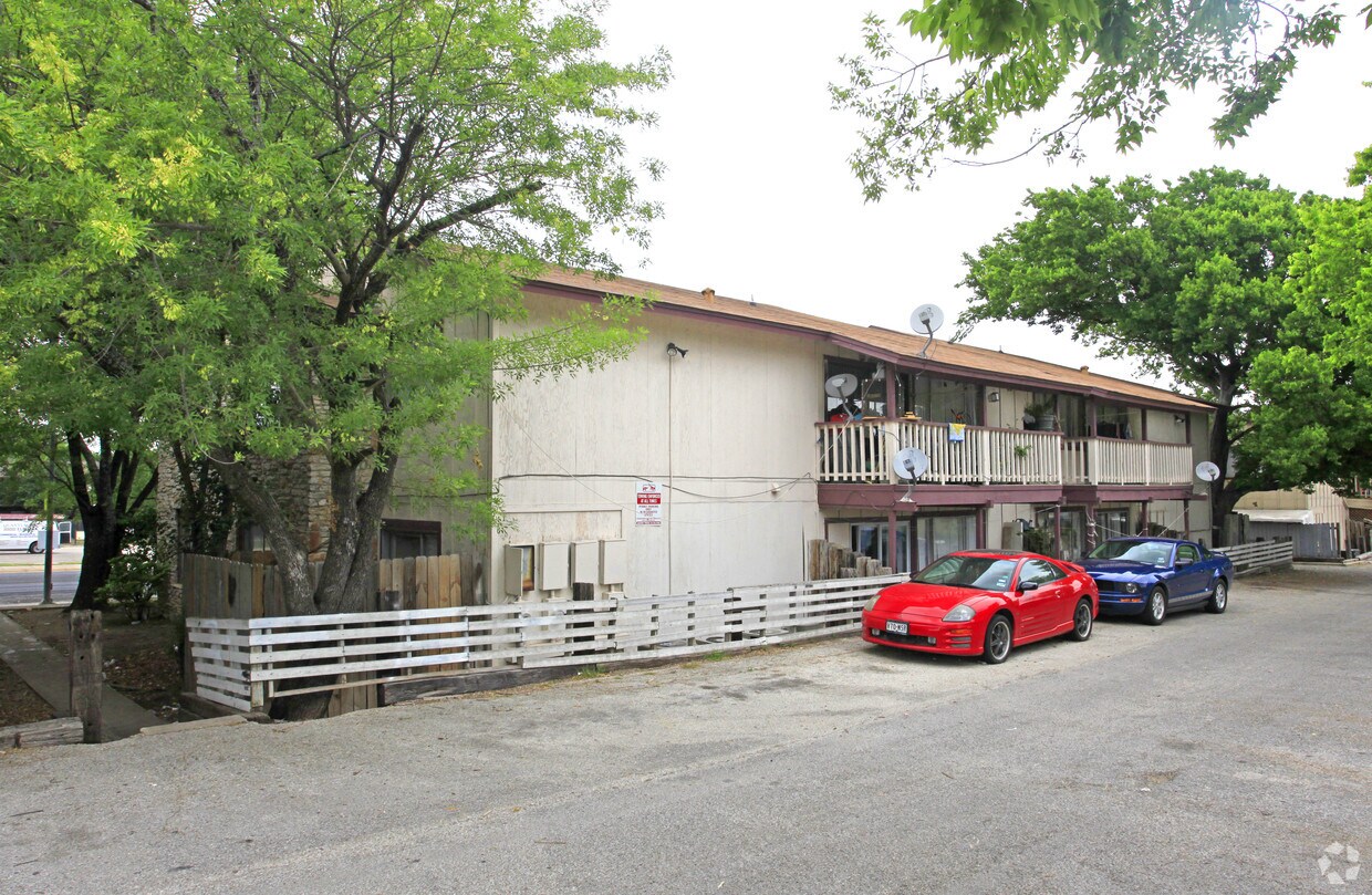 Foto del edificio - 8905 Parkfield Dr