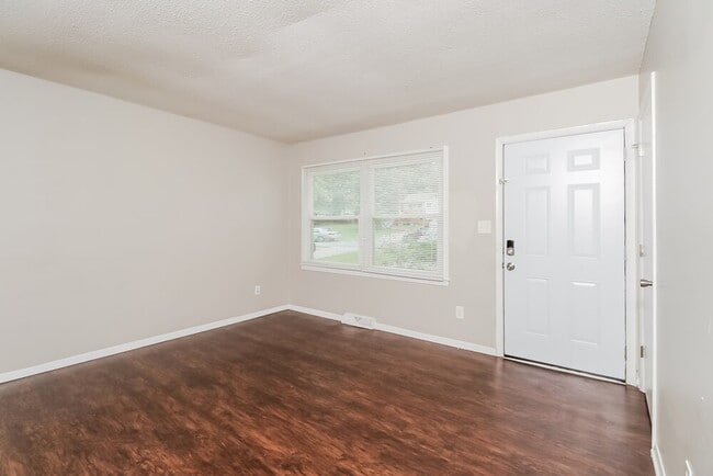 Building Photo - 4121 Carlyle Dr
