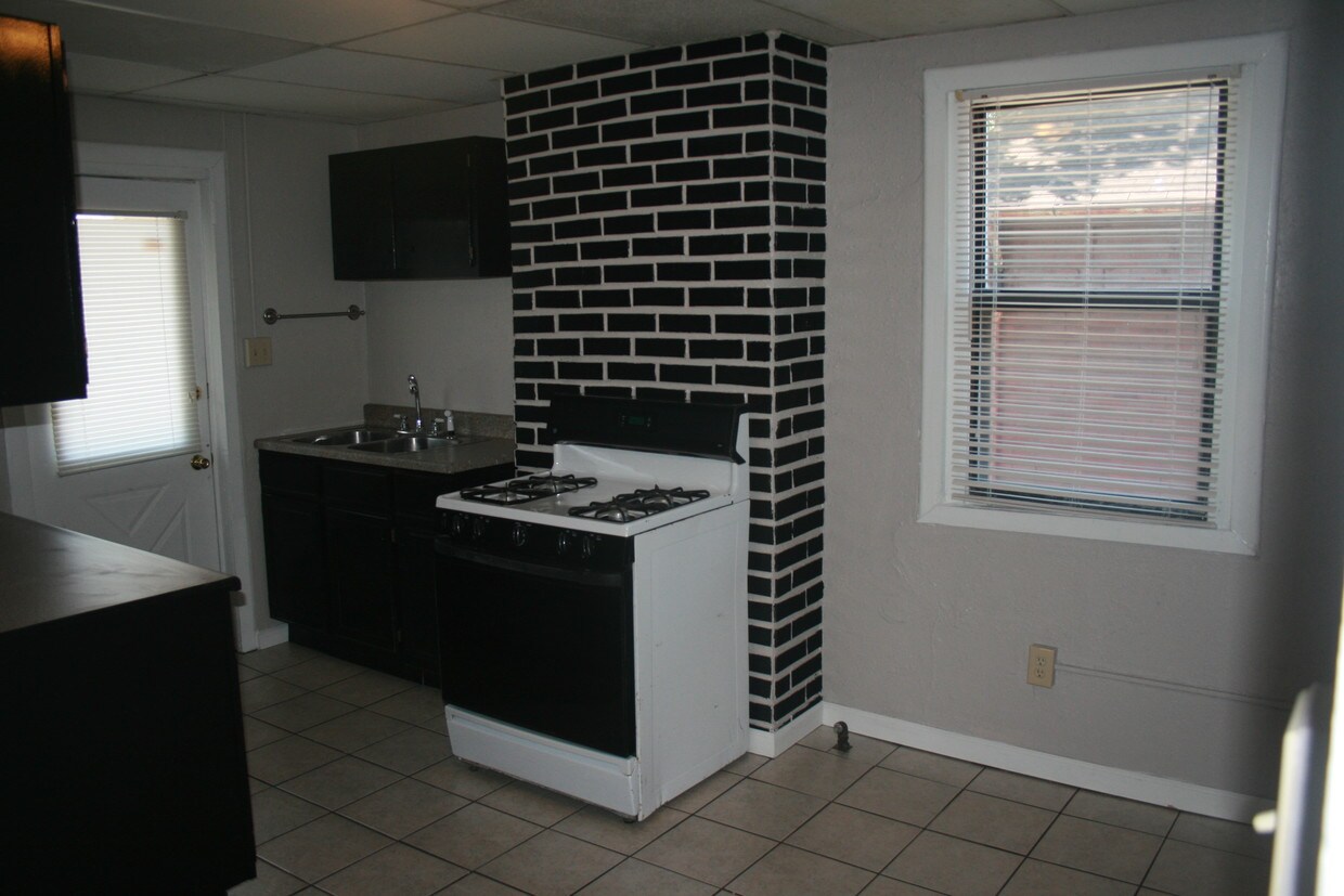 Kitchen - 2240 Grand Ave