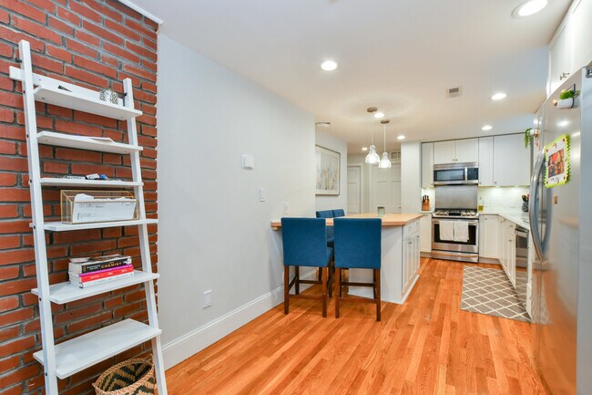 Building Photo - 84 G St