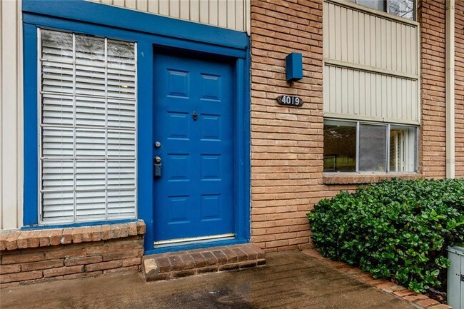 Building Photo - 4011 Cole Ave