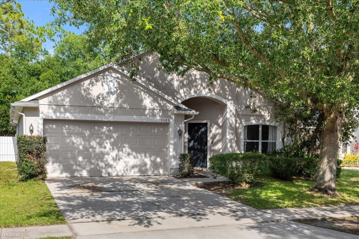 4 br, 2 bath House 1823 Palmetto Pine Lane House for Rent in Orlando, FL