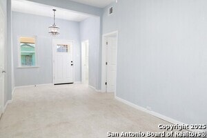 Building Photo - 109 Blue Bonnet St