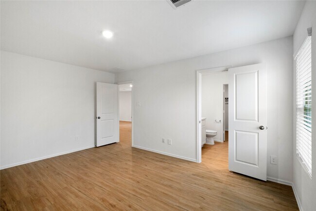 Building Photo - 104 Pine Bend Ct