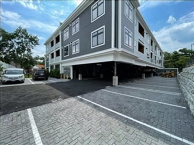 Foto del edificio - 395 Alewife Brook Pkwy