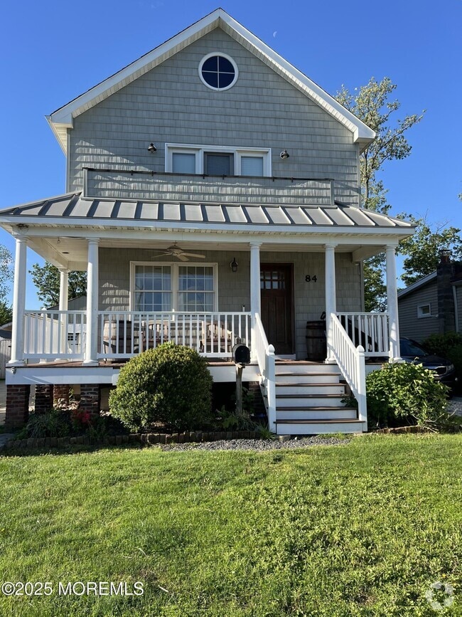 Building Photo - 84 Columbia Ave