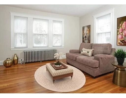 Primary Photo - 517 Heath St