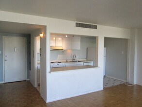 Building Photo - 1331 Park Ave SW