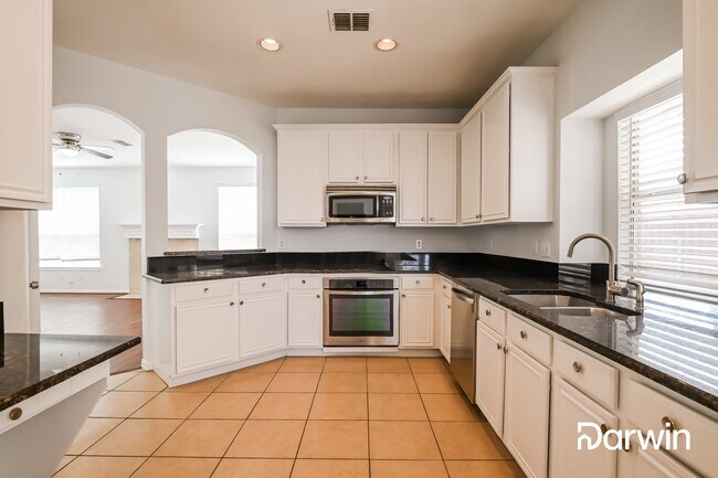 Building Photo - 5014 Remington Dr