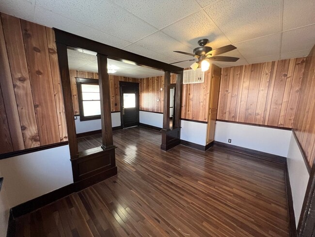 Building Photo - 2 Bedroom Single Family Home Next to Fort ...