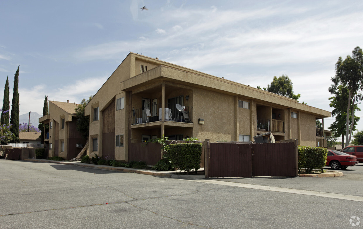 Foto del edificio - The Quad Apartments