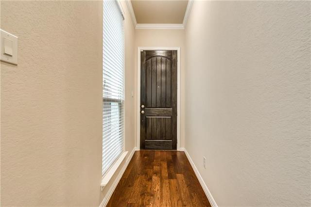 Building Photo - 2452 Embleton Dr