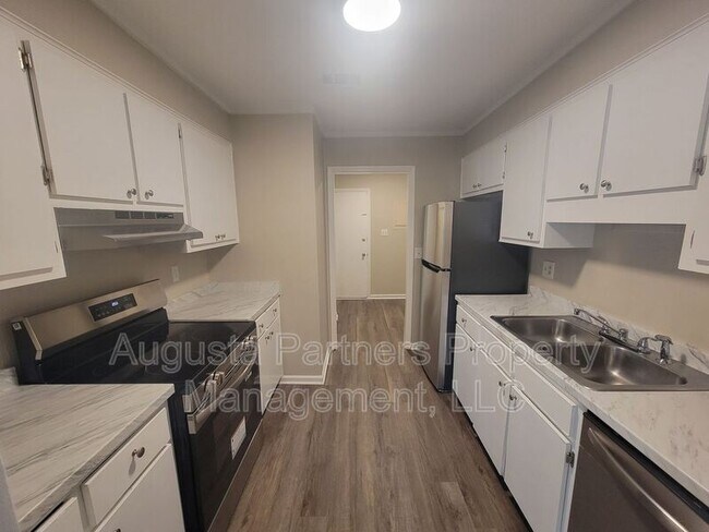 Foto del edificio - 155 Stoneybrooks Pl