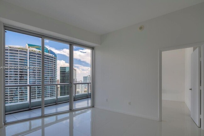 Foto del edificio - 465 Brickell Ave