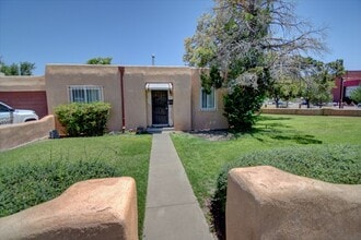 Building Photo - 446 Chacoma Pl SW
