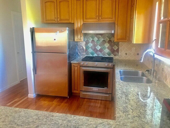 Foto del edificio - Great West Bellevue House for Rent