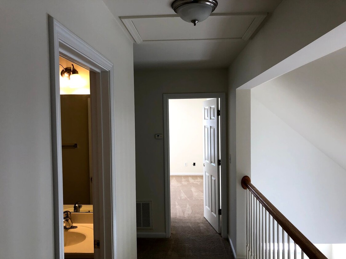 3 bed 2.5 bath Spacious Home in Azalea Lakes - 3 bed 2.5 bath Spacious Home in Azalea Lakes