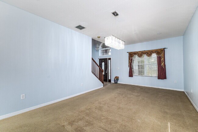 Building Photo - Beautiful 5 Bedroom Two-Story Home for Rent