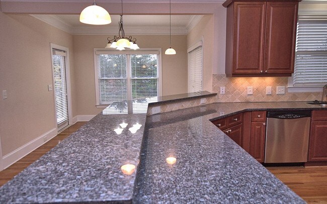 Building Photo - 76 Creekside Park Dr