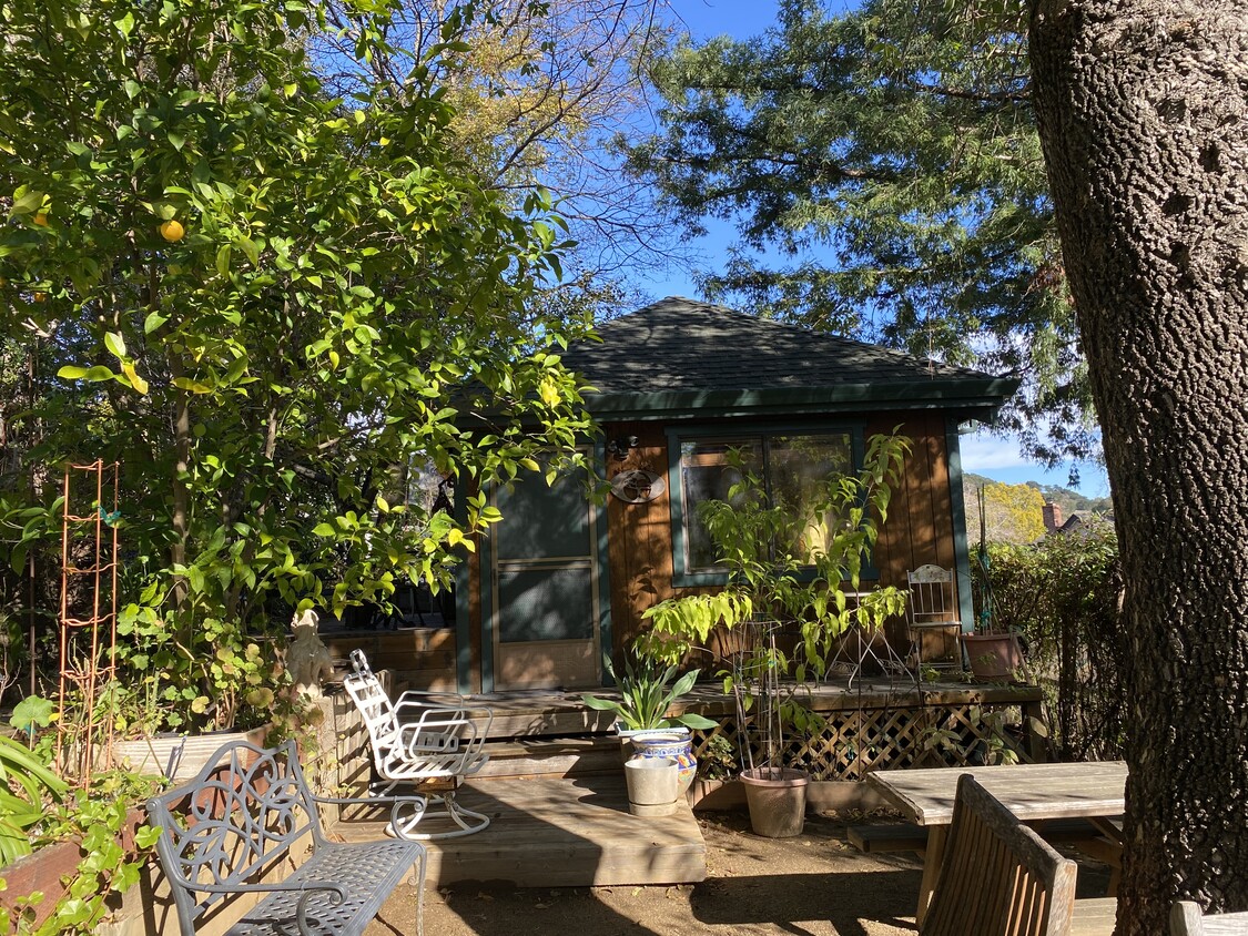 Primary Photo - 15 Sandstone Ct