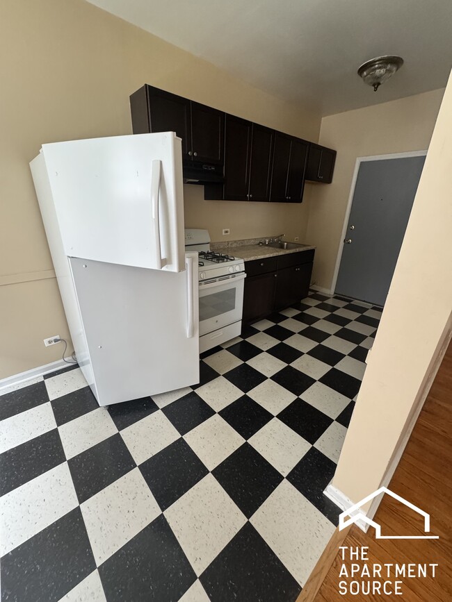 Foto del edificio - 7722 N Marshfield Ave