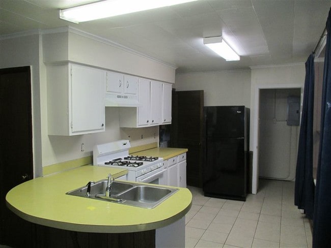 Building Photo - 3811 Aurelius Rd