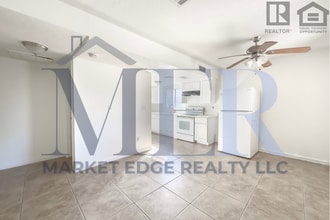 Building Photo - 1927 E Sheridan St