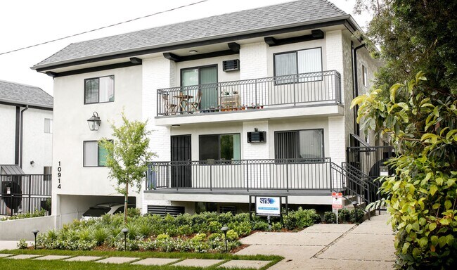 Foto del edificio - 10914 Rose Ave