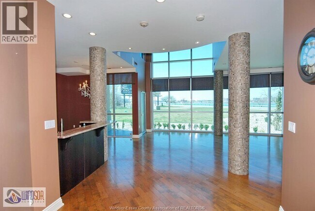 Photo du bâtiment - 1225 Riverside Dr W