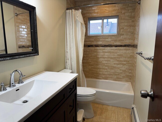 Building Photo - 113 Maple Blvd