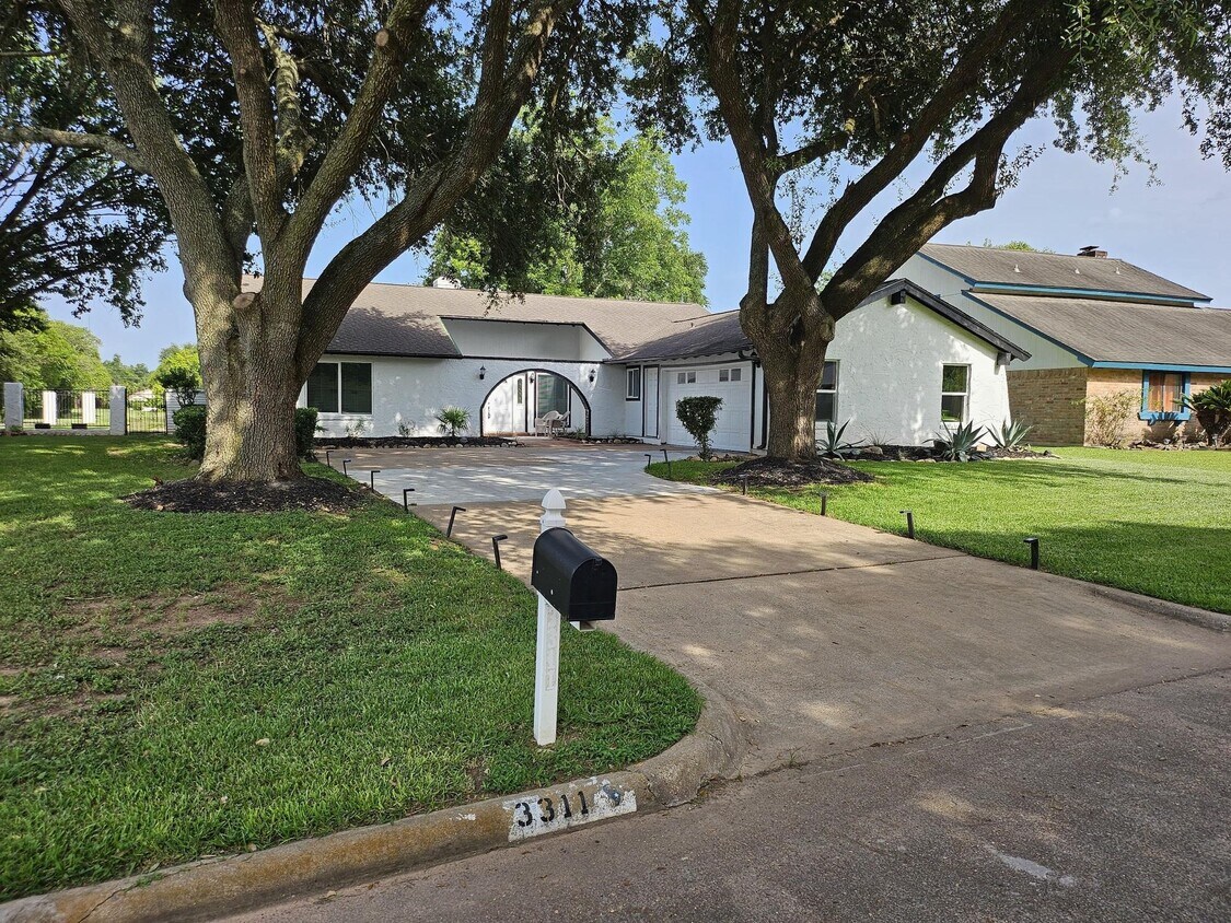 Foto principal - 3311 Oyster Cove Dr