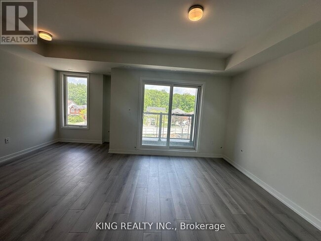 Building Photo - 3566 Colonial Dr