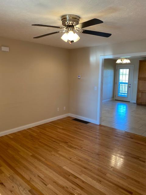 Building Photo - 119 Twin Lakes Dr