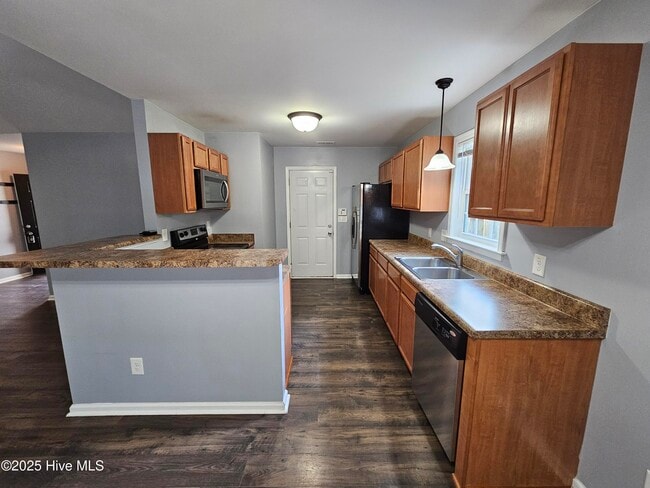 Building Photo - 2013 W T Whitehead Dr
