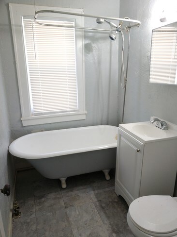 Building Photo - 3438 Bosworth Rd