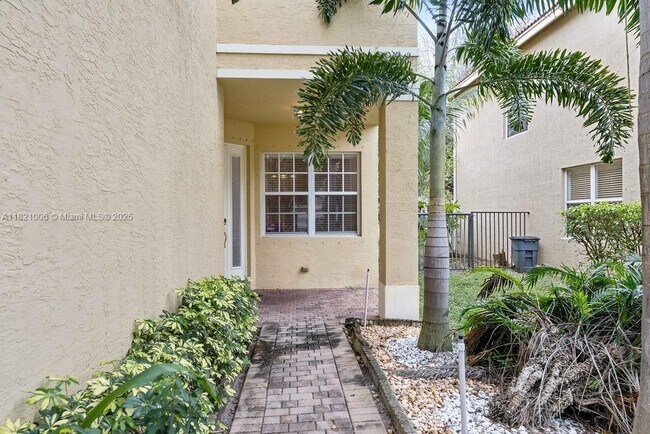 Foto del edificio - 7841 Jewelwood Dr