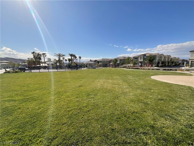 Foto del edificio - 12244 Radiant Sunrise Rd