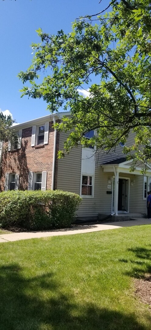 Foto del edificio - 826 Carnaby Ct
