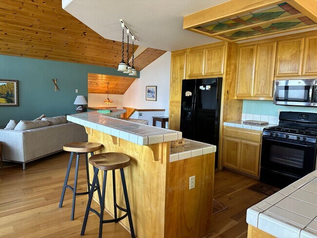 Building Photo - Long Term lease in Tahoe Donner- $3800