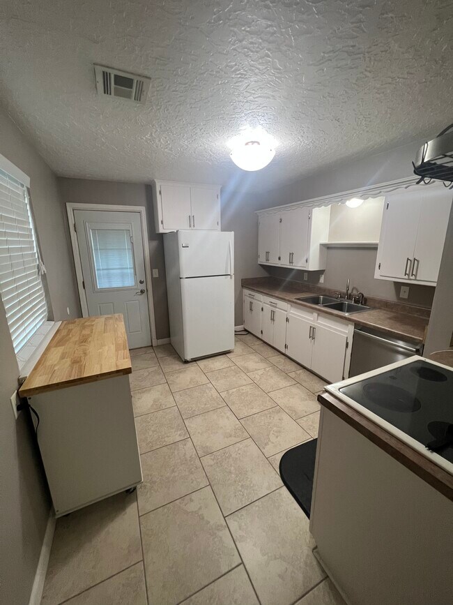 809 E Mosier St, Norman, OK 73071 House Rental in Norman, OK