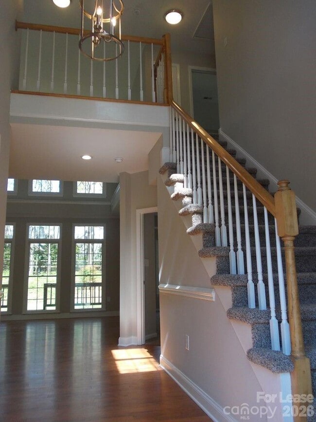 Foto del edificio - 6223 Hickory Cove Ln