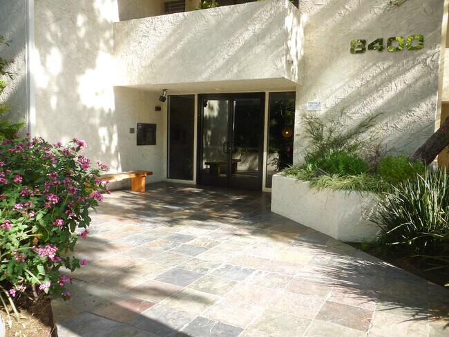 Foto del edificio - 8400 De Longpre Ave