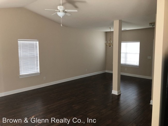 Building Photo - 3 br, 2 bath House - 4820 Water Ct.